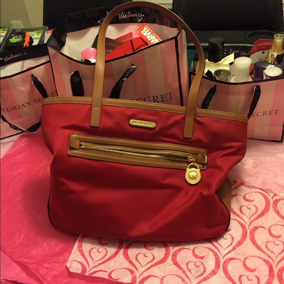 💖MICHAEL KORS HANDBAG 💯% AUTHENTIC💖
