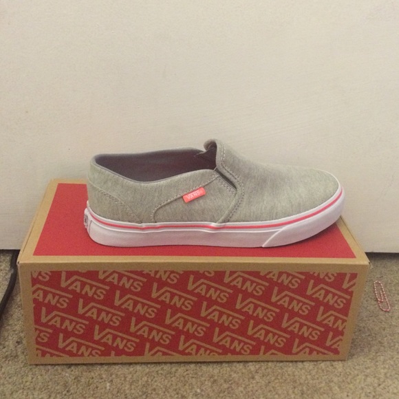 🎉SALE🎉VANS SLIP ONS!