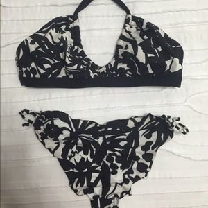 2-piece BCBG black/white convertible bikini size M