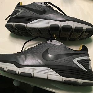 WORN ONCE -MEN'S Nike Frees. MAKE AN OFFER! 👍👍