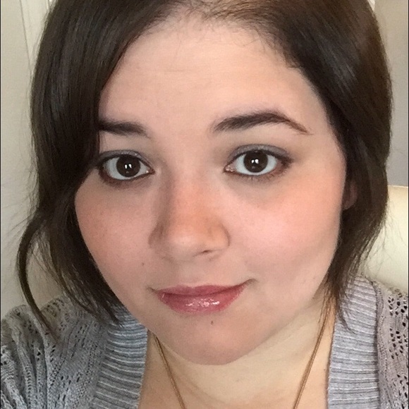 Meet your Posher, Amber - Picture 3 of 7