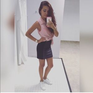 Meet your Posher, Goldie