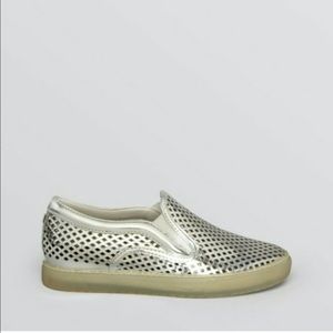 🦄 Slip On Sneakers 🦄