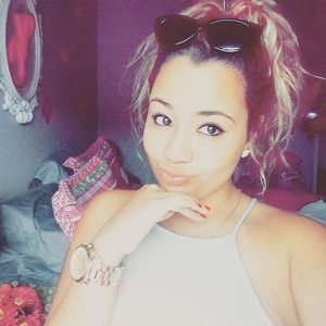 Meet your Posher, Valeria