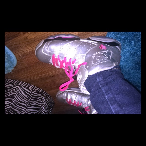 Valentine jordans 10/10 condition - Picture 1 of 1