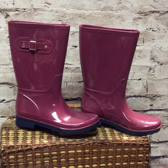 Shoes - SZ 8 FUSCHIA RAIN BOOTS