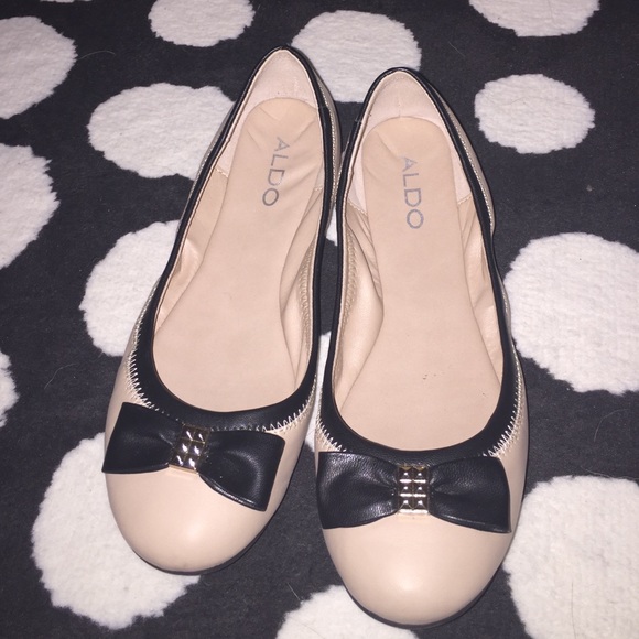 Aldo nude flats