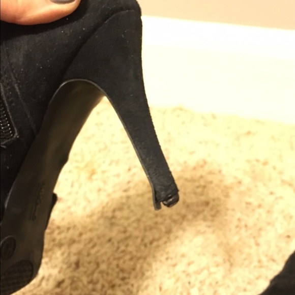 Black booties! So cute for winter - Picture 3 of 3