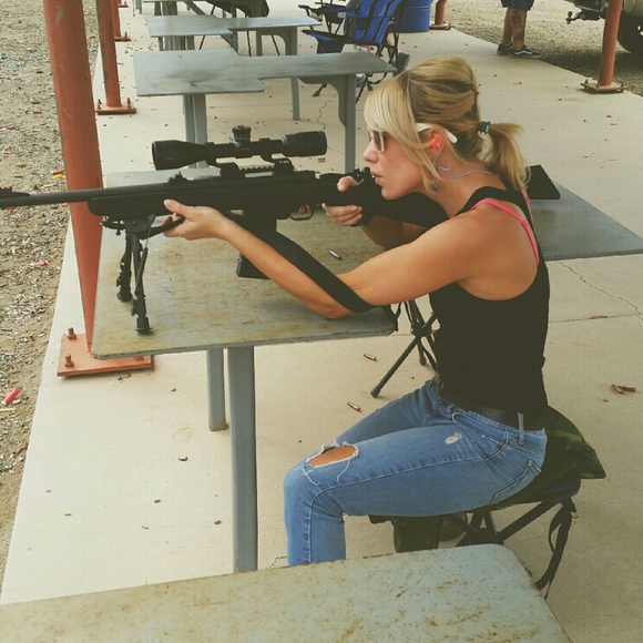 Meet your Posher, Kris - Picture 2 of 3