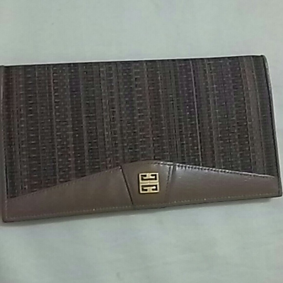 Givenchy long wallet - Picture 1 of 2