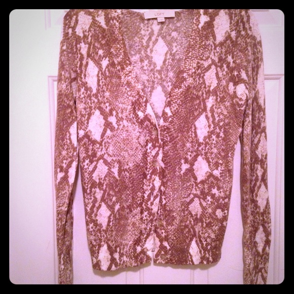 ⬇️Ann Taylor Loft Cardigan Sweater⬇️