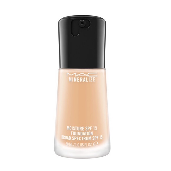 Mac Mineralize Moisture SPF-15 Foundation