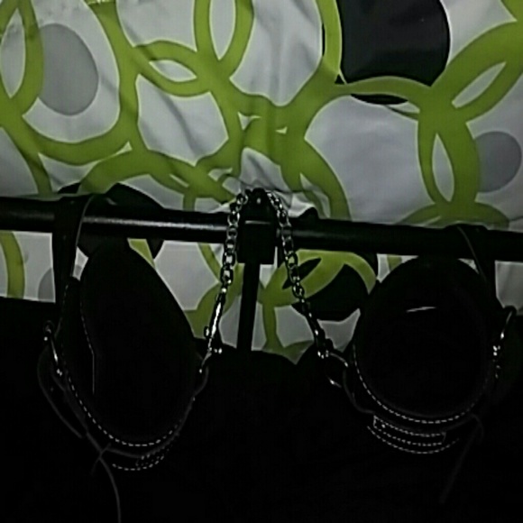 Handcuffs - Picture 3 of 4