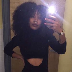 Meet your Posher, Kira