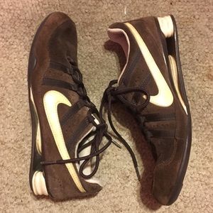 brown Nike shox