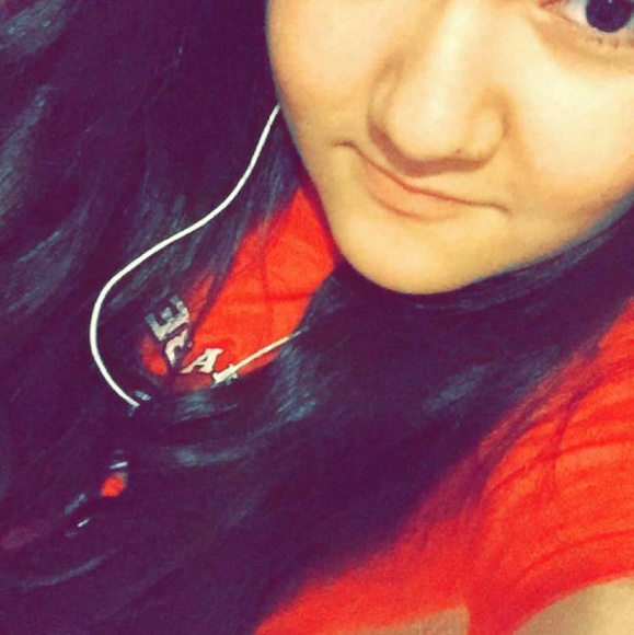 Meet your Posher, Daniela - Picture 1 of 1