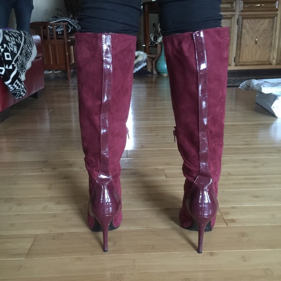 🎁FAUX SUADE BOOTS. CRANBERRY COLR AN HEELS 4.5"✌️ - Picture 3 of 3