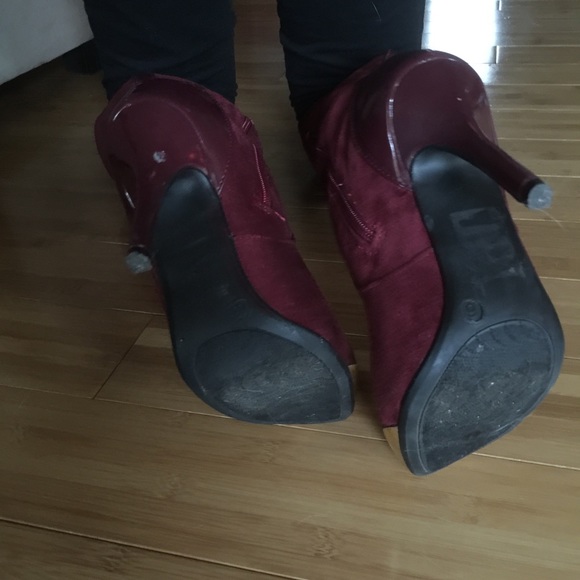 🎁FAUX SUADE BOOTS. CRANBERRY COLR AN HEELS 4.5"✌️ - Picture 2 of 3