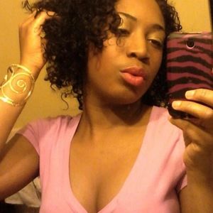 Meet your Posher, Regina