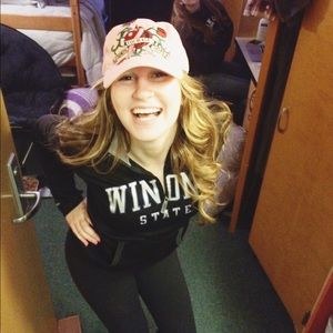 Meet your Posher, Danielle