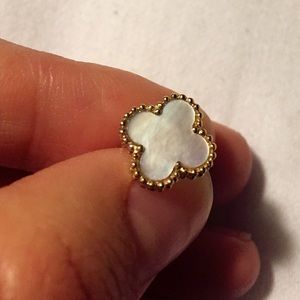 Alhambra 18k solid gold mother of pearl earrings