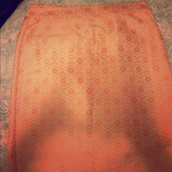 Banana republic peach and cream skirt