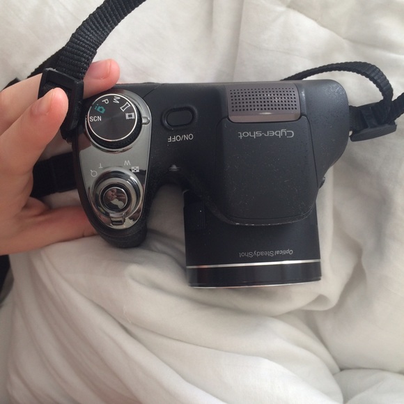 Sony camera - Picture 2 of 4