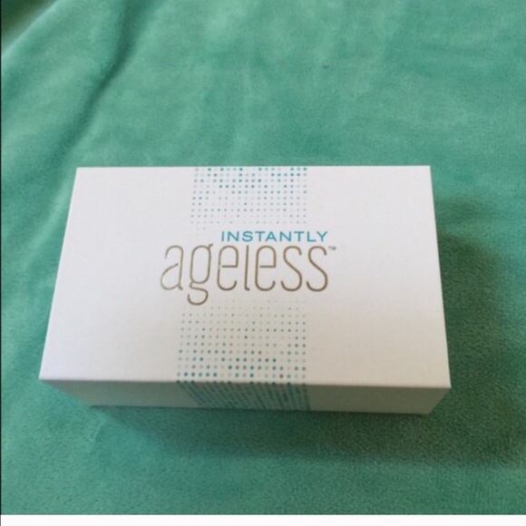 3 boxes of instantly ageless by jeunesse