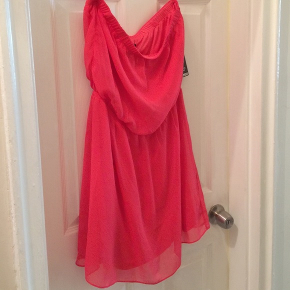 Strapless/ strap dress