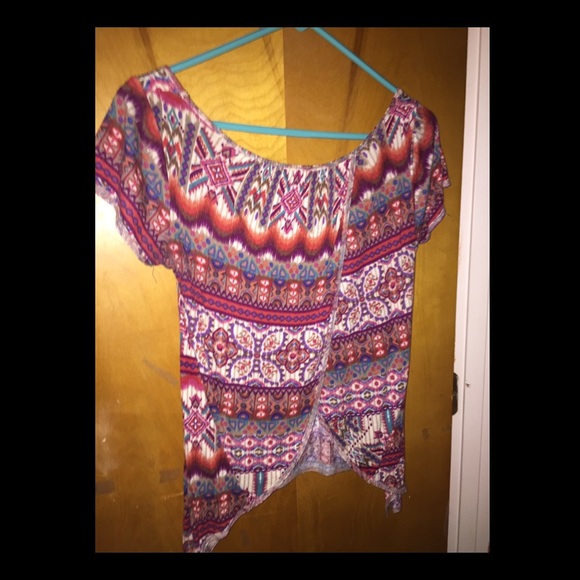Small Aztec pattern shirt - Picture 2 of 2