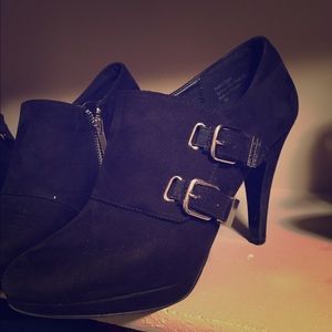 Suede Black booties