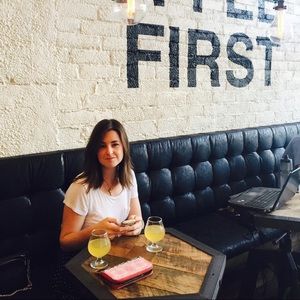 Meet your Posher, Adrienne