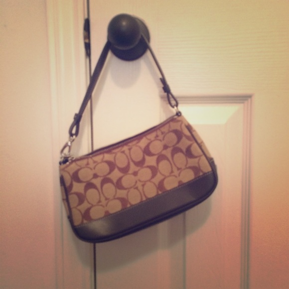 Classic small coach logo purse