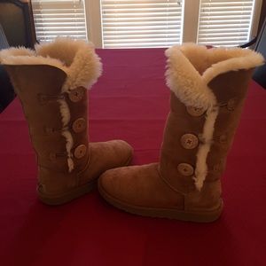 Bailey Button Triplet Chestnut Ugg Boots