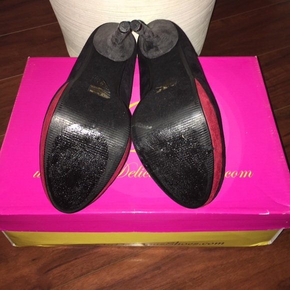 Tri-Color Pumps - Picture 3 of 3