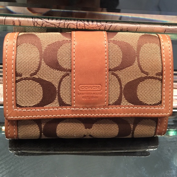 💯 Authentic Coach Wallet