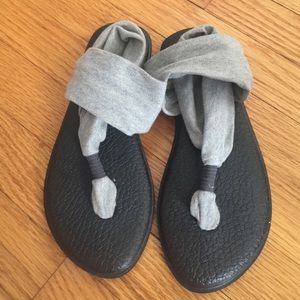Gray Sanuks
