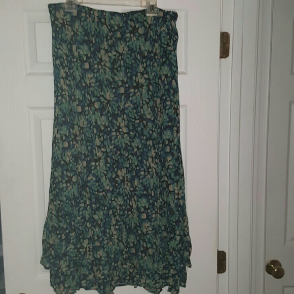 Below the knee abstract print skirt