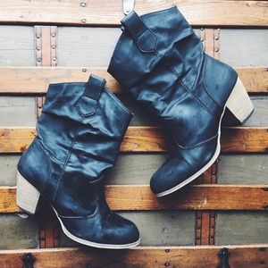 NWOT| black cowboy booties