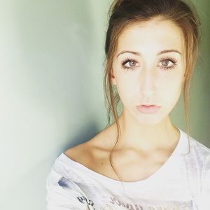 Meet your Posher, Abby