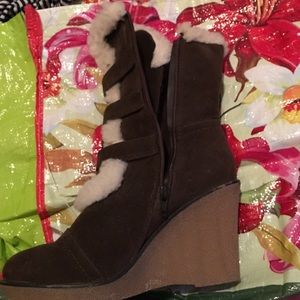 Fashionable chunky heel boots