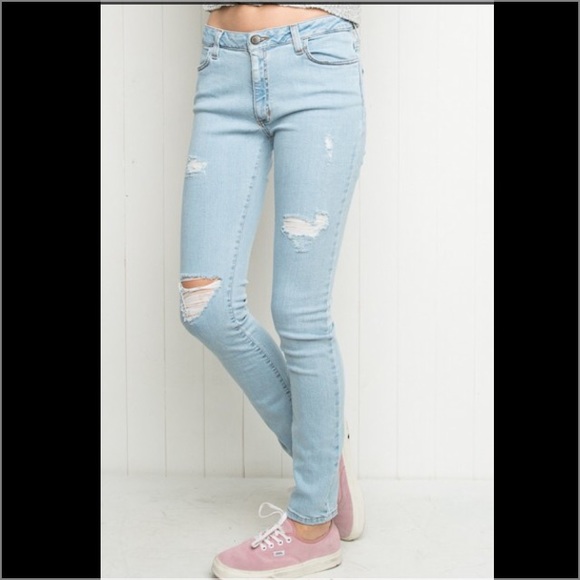 Brandy Melville High waisted light wash jeans