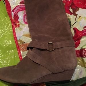 Low heel Boots