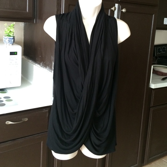 Jennifer Lopez black sleeves less top.New wout tag - Picture 1 of 3