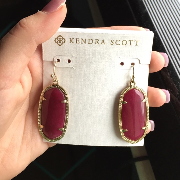 Maroon Kendra Scotts.