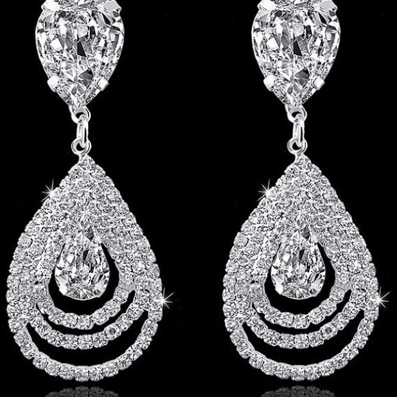 Jewelry - Sparkly Beautiful Wedding Earrings