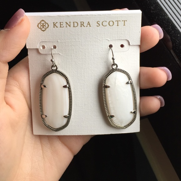 White/Pearl Kendra Scotts