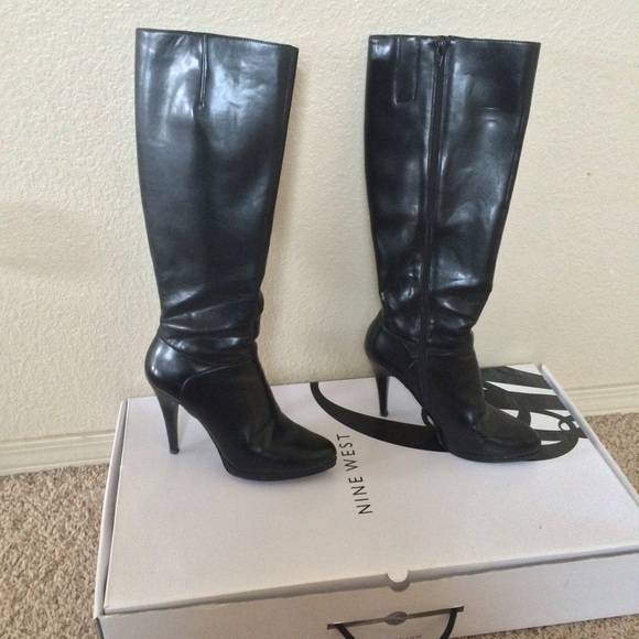 Beautiful Platform High Heel Knee High Boots!