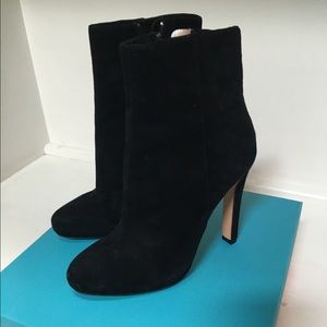 Jean Michel Cazbat suede ankle bootie.