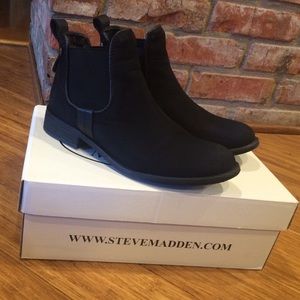 Steve Madden black nubuck bootie